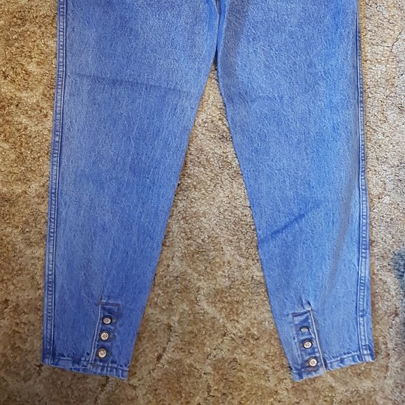 Vintage Light Blue Jeans with Flower Embroidery - Picture 8 of 9